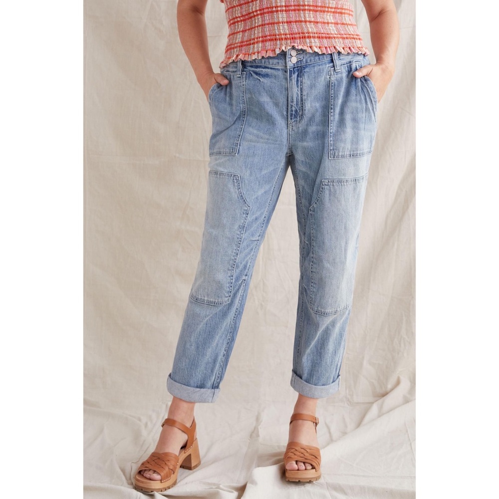 Anthropologie Pilcro The Wanderer Relaxed Jeans in Denim Light